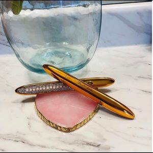 Fancy V Glue Pen (Black)